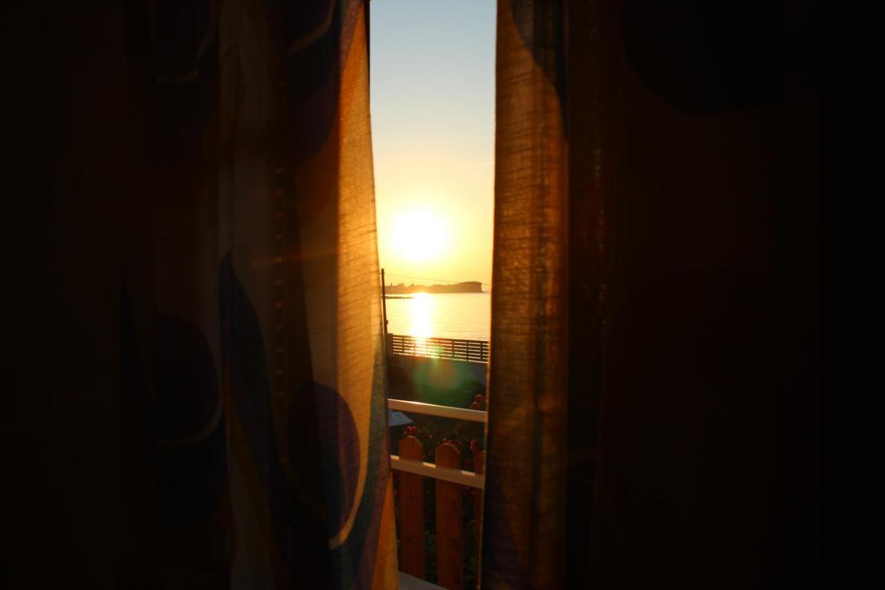 Anastazia'S Seaside Apartments Roda  Buitenkant foto