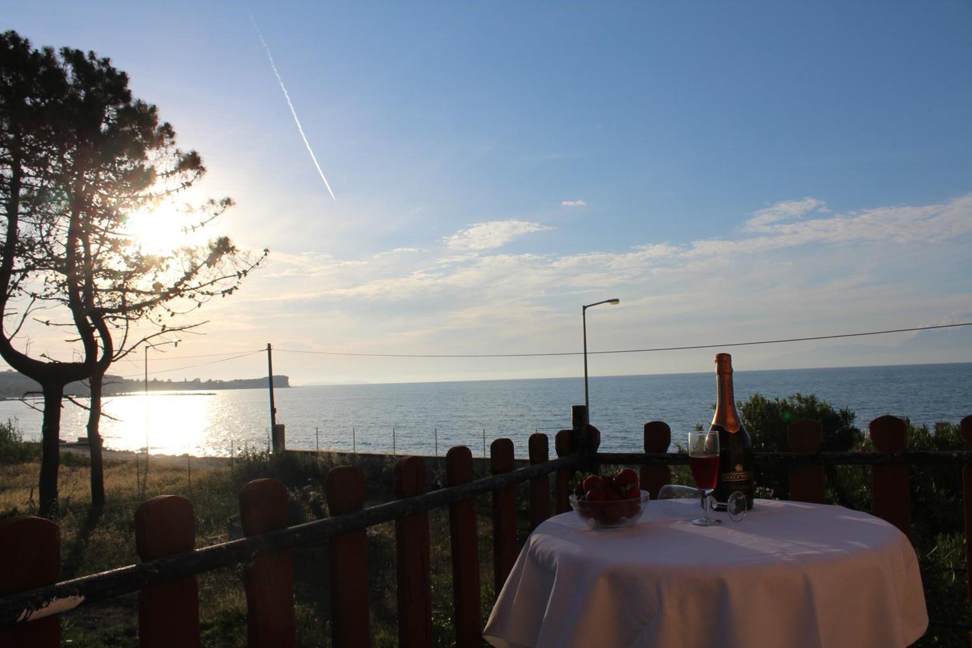 Anastazia'S Seaside Apartments Roda  Buitenkant foto